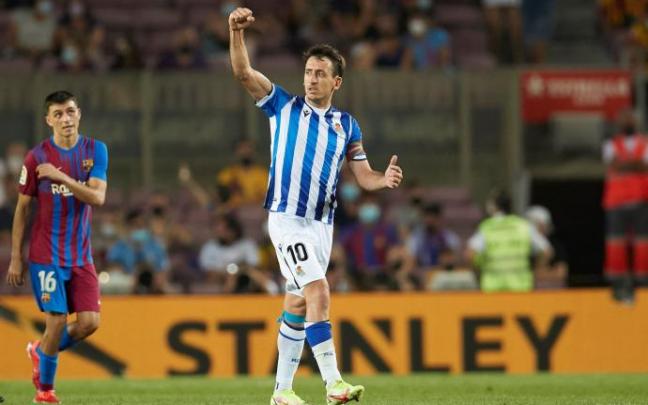 Mikel Oyarzabal celebra su tanto de Barcelona.