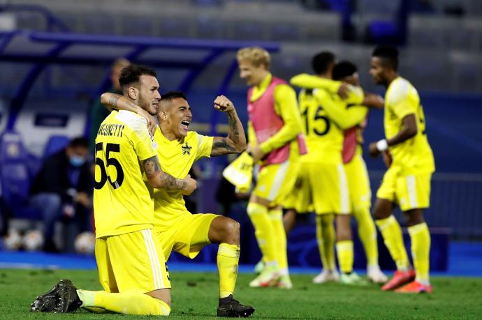 Los jugadores del Sheriff celebran su victoria en Zagreb.