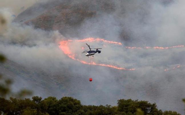 Controlado el incendio forestal en Sierra Bermeja Controlado el incendio forestal en Sierra Bermeja
