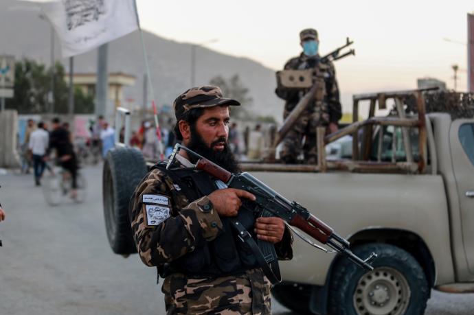 El Estado Islámico reclama la autoría del atentado en una mezquita de Kabul