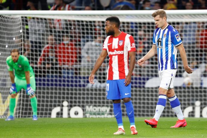 El delantero de la Real Alexander Sorloth tras marcar ante el Atlético de Madrid.