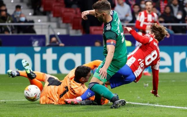 David García defiende en el partido del Wanda David García defiende en el partido del Wanda