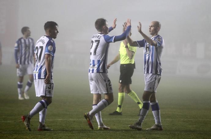 Celebración del equipo tras el gol de Turrientes