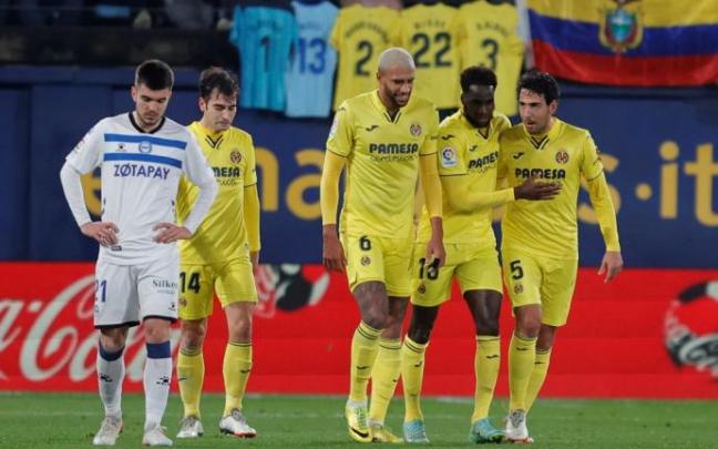 Martin se lamenta tras uno de los cinco goles anotados por el Villarreal