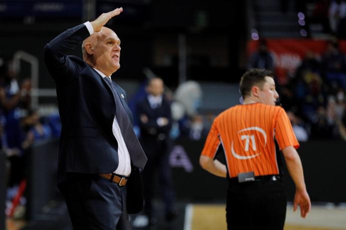 Neven Spahija se muestra contrariado en un lance del partido disputado esta tarde en Andorra