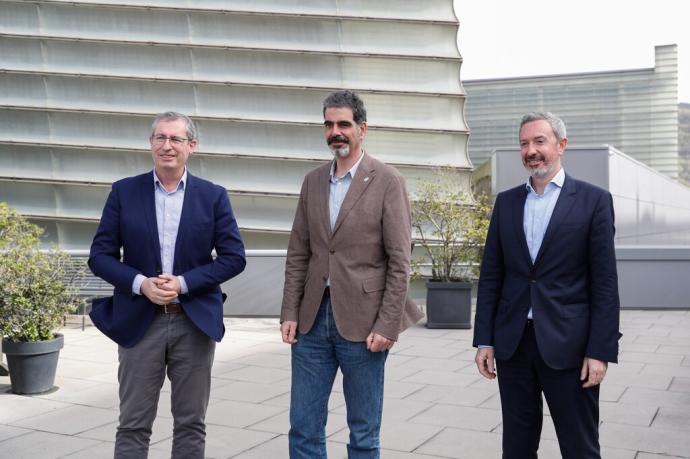 Markel Olano, Eneko Goia e Iker Goikoetxea, en el Kursaal.