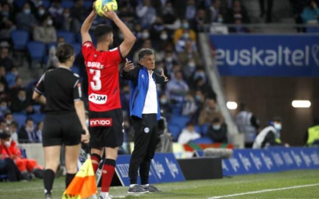 Mendilibar gesticula desde el banquillo