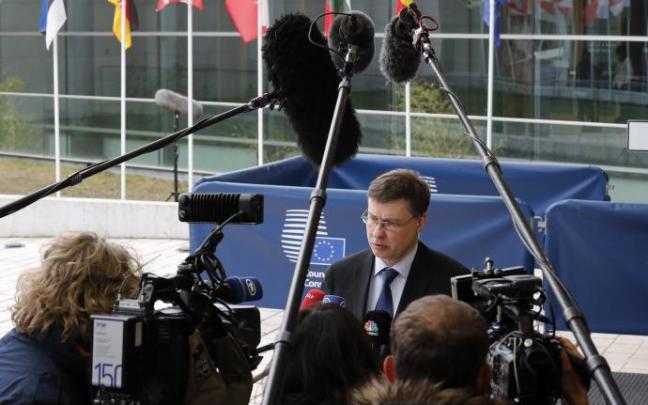 El vicepresidente económico del Ejecutivo comunitario, Valdis Dombrovskis, en declaraciones a la prensa en Luxemburgo.