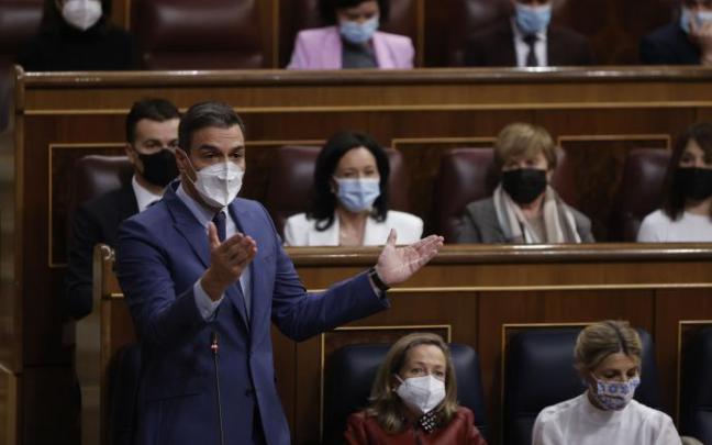 El presidente del Gobierno español, Pedro Sánchez, interviene durante la sesión de control al Gobierno.