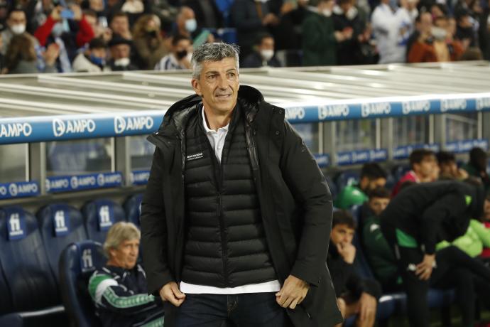 El entrenador realista, Imanol Alguacil, durante el partido contra el Betis.