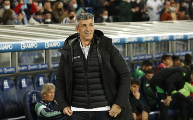 El entrenador realista, Imanol Alguacil, durante el partido contra el Betis.