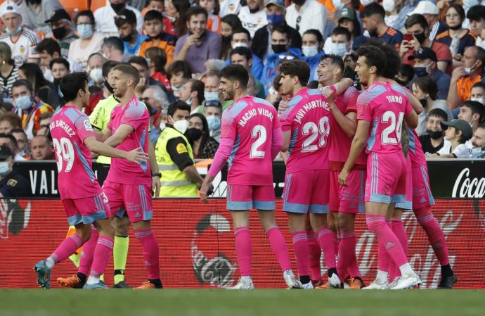 Osasuna celebra el gol de Budimir