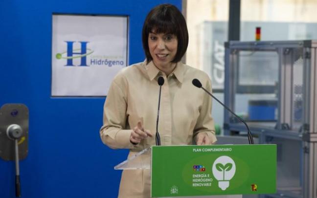 La ministra de Ciencia e Innovación, Diana Morant, en la clausura del acto de presentación del Plan Complementario de Hidrógeno Renovable La ministra de Ciencia e Innovación, Diana Morant, en la clausura del acto de presentación del Plan Complementario de Hidrógeno Renovable