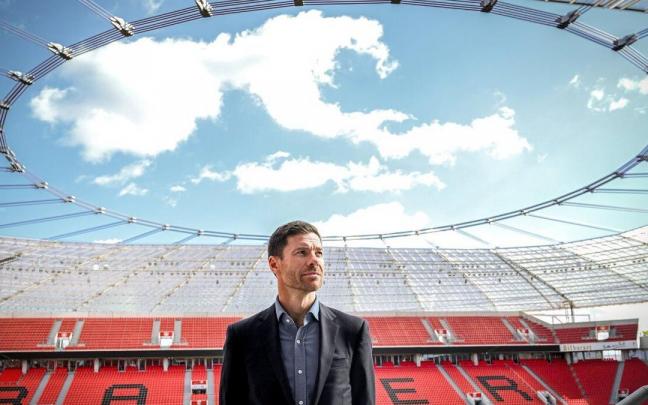 Xabi Alonso, en su presentación con el Bayer Leverkusen. Xabi Alonso, en su presentación con el Bayer Leverkusen.
