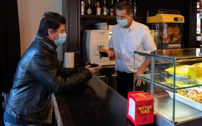 Euskadi pide el cierre de bares a las 21:00 horas en Navidad y limitar a 10 las reuniones