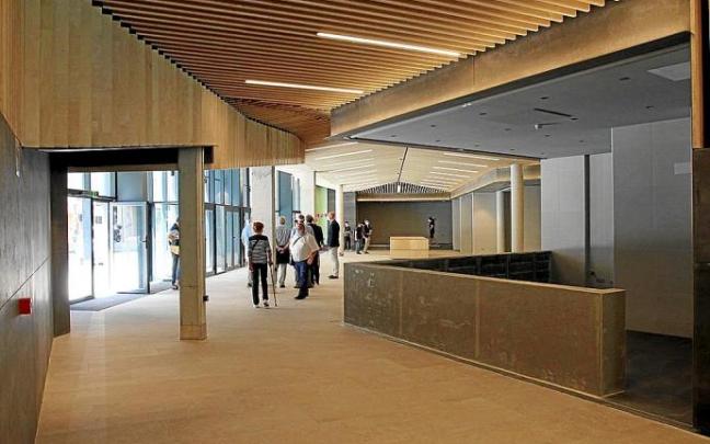 Recinto del nuevo mercado de Eibar, donde todavía falta por adjudicar el bar y dos de los puestos fijos.