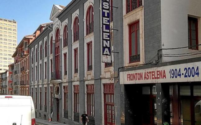 La nueva Casa de las Mujeres de Eibar se ubicará en el edificio anexo al frontón Astelena. La nueva Casa de las Mujeres de Eibar se ubicará en el edificio anexo al frontón Astelena.