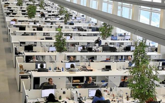 Vista general de la zona de oficinas de Tekniker. Foto: Javi Colmenero