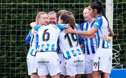 Las jugadoras realistas celebran el gol del triunfo. Las jugadoras realistas celebran el gol del triunfo.