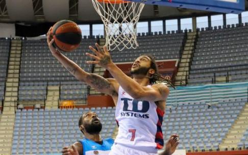 El Baskonia comienza a ver brotes verdes tras un irregular encuentro en el que no se vio exigido por un rival inferior