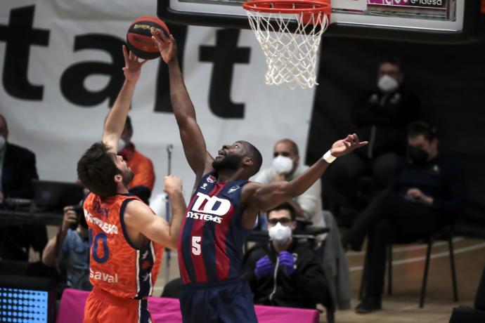 El Baskonia se enfrentará al Valencia Basket en la primera eliminatoria por el título