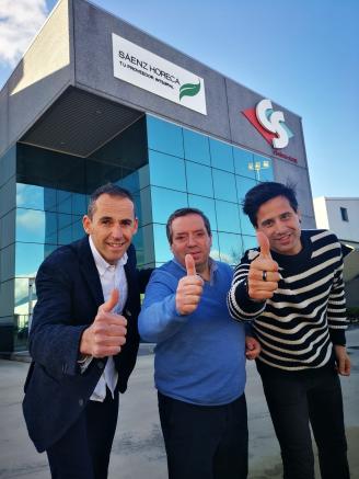 Jon Gorostiaga (Presidente de Dastatzen Group), Rafael Saenz (Representante de Saenz Horeca) y Borja Zubiaurre (CEO de Dastatzen Group)
