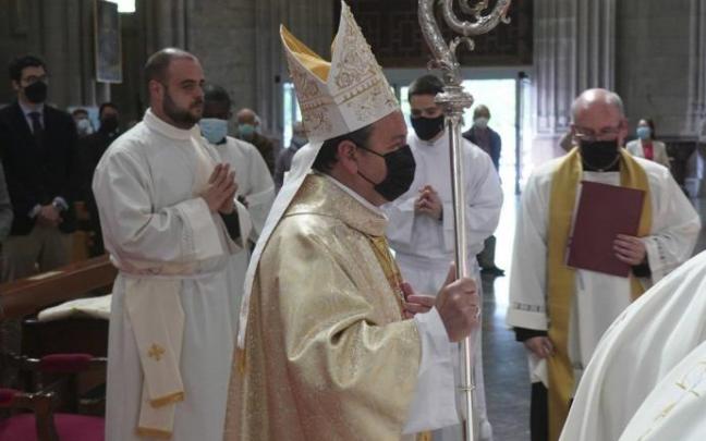 El obispo de Vitoria, Juan Carlos Elizalde, en una misa. El obispo de Vitoria, Juan Carlos Elizalde, en una misa.