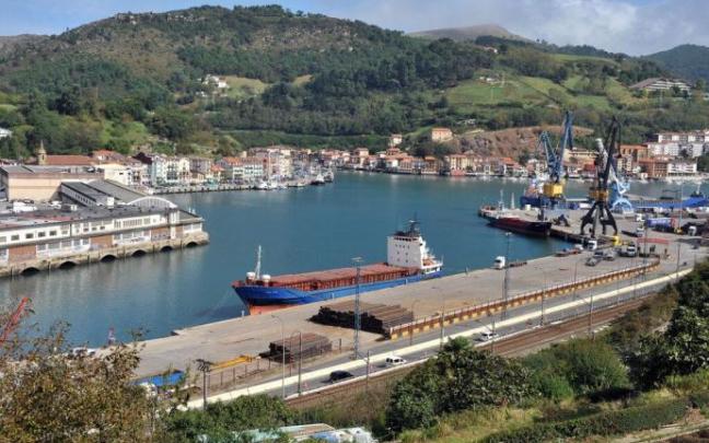 El Puerto de Pasaia creció el pasado año 16,5 puntos porcentuales.