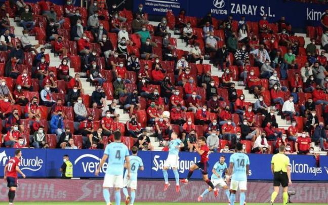 Las gradas de El Sadar en el último partido de Osasuna en casa, ante el Celta. Las gradas de El Sadar en el último partido de Osasuna en casa, ante el Celta.