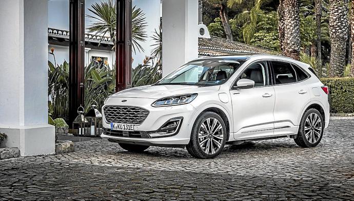 El Ford Kuga Plug-In Hybrid es el ejemplo de SUV compacto que encarna los nuevos tiempos, al igual que el Ford Puma de Rallyes, que ya triunfa en el campeonato mundial de la especialidad. Fotos: Ford