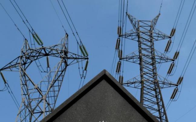 Los precios de la electricidad subirán este viernes por quinto día consecutivo. Los precios de la electricidad subirán este viernes por quinto día consecutivo.
