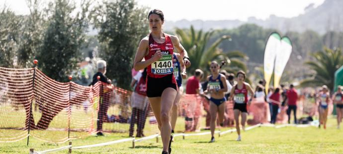 Elena Loyo, una de las bazas del BM Bilbao Atletismo, ha participado este año en el maratón de los Juegos de Tokio.