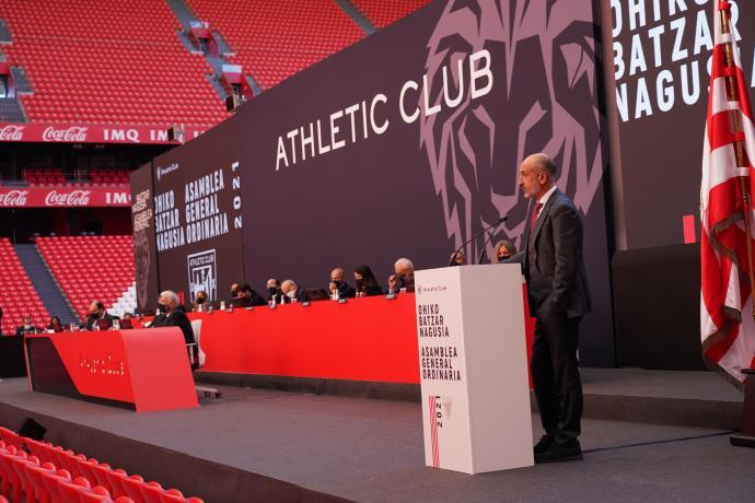 El presidente del Athletic, Aitor Elizegi, durante la última Asamblea, que tuvo lugar en San Mamés.