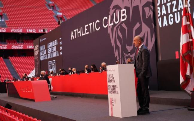 El presidente del Athletic, Aitor Elizegi, durante la última Asamblea, que tuvo lugar en San Mamés. El presidente del Athletic, Aitor Elizegi, durante la última Asamblea, que tuvo lugar en San Mamés.