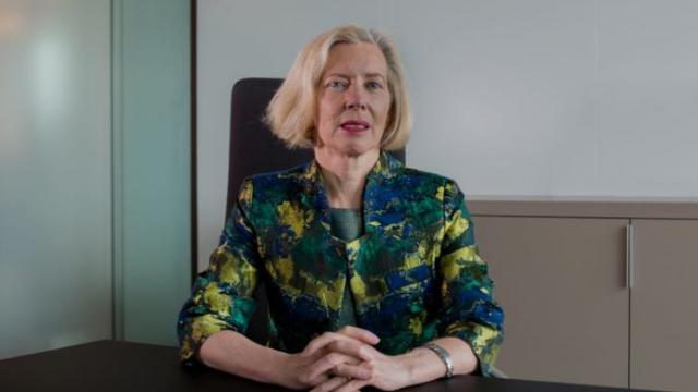 La directora ejecutiva de la EMA, Emer Cooke