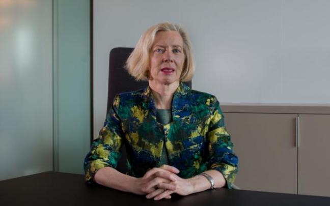 La directora ejecutiva de la EMA, Emer Cooke