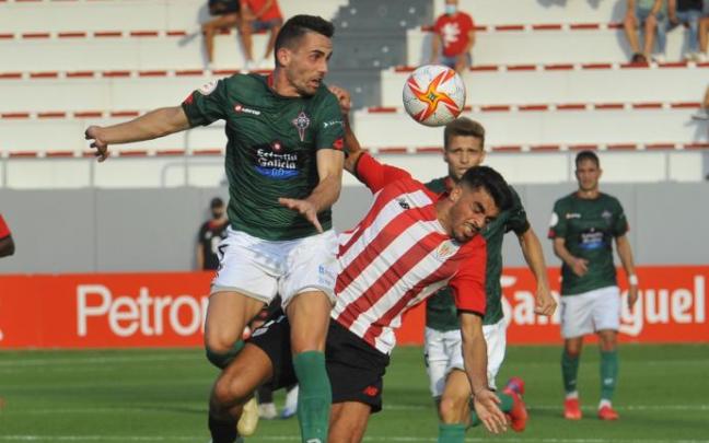 El Bilbao Athletic se dejó empatar por el Racing de Ferrol en dos ocasiones. El Bilbao Athletic se dejó empatar por el Racing de Ferrol en dos ocasiones.