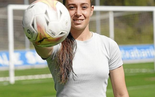 Real Sociedad | Elene Lete: "Empecé de delantera, pero me vieron cosas de portera y ahora soy titular en la Real. Es un sueño" Real Sociedad | Elene Lete: "Empecé de delantera, pero me vieron cosas de portera y ahora soy titular en la Real. Es un sueño"