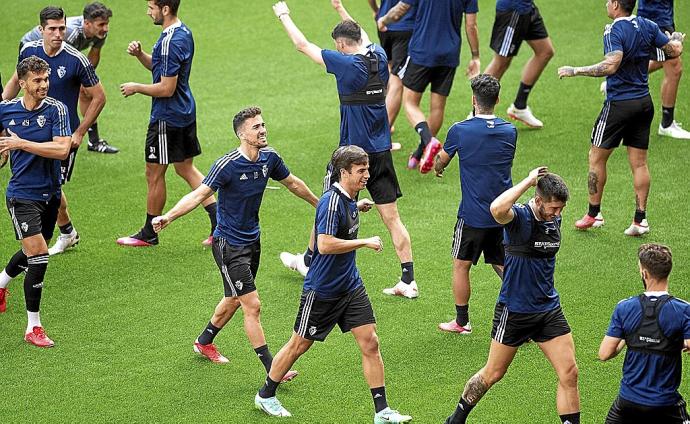 Los jugadores de Osasuna, durante el entrenamiento de ayer en El Sadar. Foto: CA Osasuna