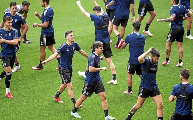 Los jugadores de Osasuna, durante el entrenamiento de ayer en El Sadar. Foto: CA Osasuna