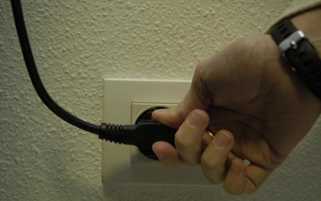 El precio de la electricidad prácticamente triplica al de hace un año El precio de la electricidad prácticamente triplica al de hace un año