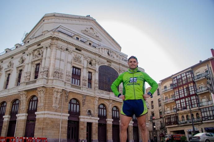 El atleta Edu Zapata ha organizado los maratones en Bilbao para recaudar fondos para ASPANOVAS