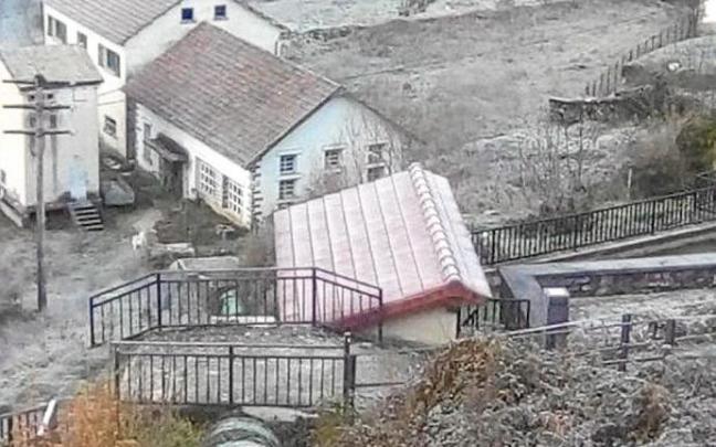 La central hidroeléctrica de Isaba funciona desde los años 60 y sigue su curso. Foto: cedida