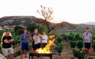 Turistas que participaron en la vendimia de una finca de Rioja AlavesaFotógrafo: Pablo José Pérez