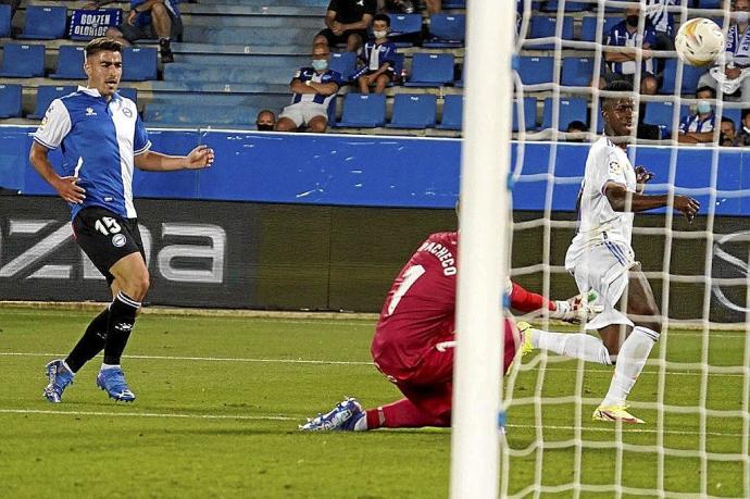 El Real Madrid abrió la herida albiazul en la primera jornada marcando cuatro goles. Foto: Iñigo Foronda