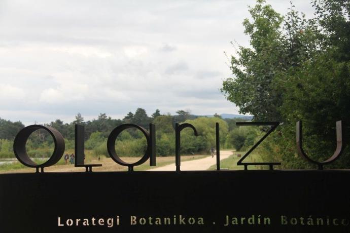 Entrada al jardín botánico de Olarizu.