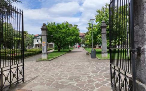 Entrada al parque de Lamuza