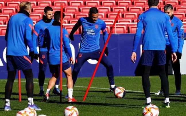 Un instante del entrenamiento de este lunes en el Wanda Metropolitano.