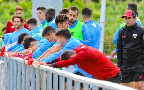 Marcelino García Toral sigue teniendo a su disposición a un nutrido grupo de jugadores. Marcelino García Toral sigue teniendo a su disposición a un nutrido grupo de jugadores.