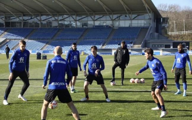 Jugadores de la Real Sociedad, durante un entrenamiento en Zubieta.